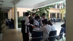 Thực hiện tiêm phòng Sởi-Rubella cho học sinh nhà trường