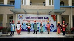 LẮNG ĐỌNG NHIỀU CẢM XÚC QUA TIẾT DẠY VÀ HỌC  LỊCH SỬ BẰNG TRÁI TIM
