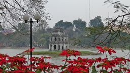 Hà Nội ban hành Quy tắc ứng xử nơi công cộng trên địa bàn thành phố.