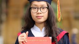 Nguyễn Vũ Thuỳ Trang lọt vào top 100 HS có điểm thi vào 10 cao nhất TP Hà Nội