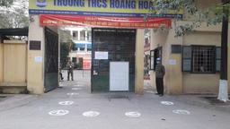 Trường THCS Hoàng Hoa Thám đón học sinh trở lại trường sau kì nghỉ dịch Covid-19