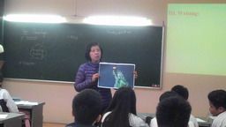 Thực hiện dạy học theo chủ đề ở tổ Ngoại ngữ