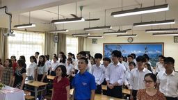 Trường THCS Hoàng Hoa Thám tổ chức lễ kết nạp Đoàn viên mới năm học 2019 - 2020