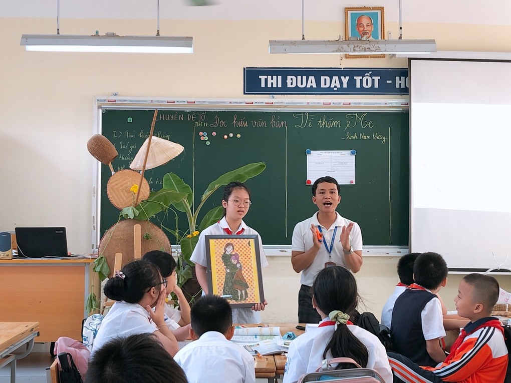 Đổi mới và sáng tạo trong dạy học khâu đột phá trong sinh hoạt tổ nhóm chuyên môn của tổ Xã hội Trường THCS Hoàng Hoa Thám