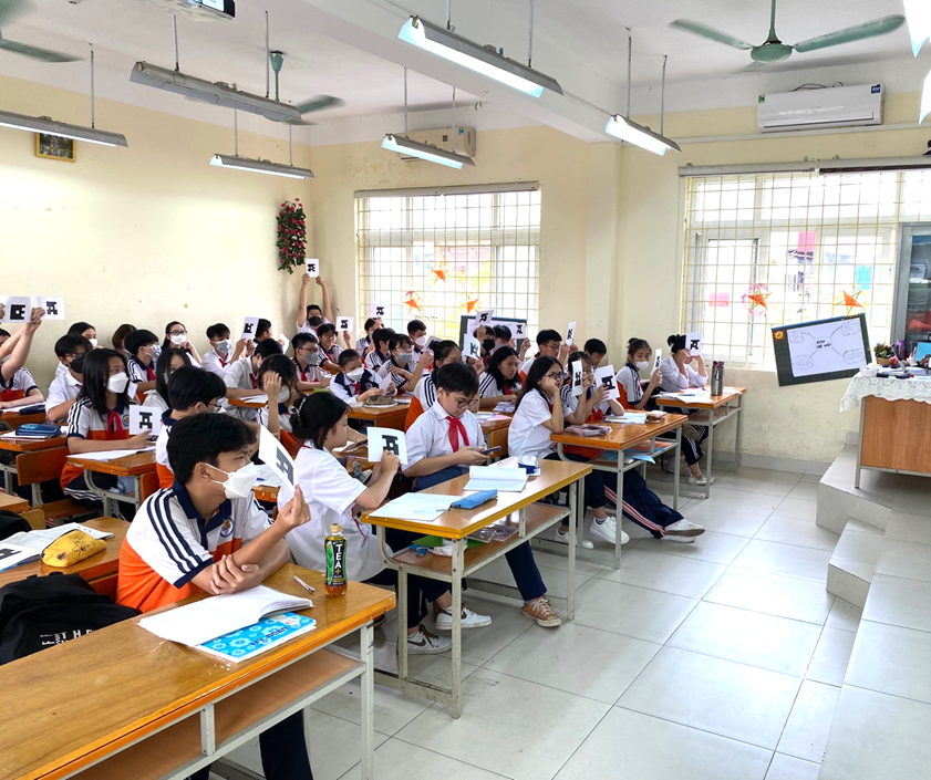 Học sinh trường THCS Hoàng Hoa Thám hào hứng, sôi nổi, tích cực trong tiết chuyên đề toán 8