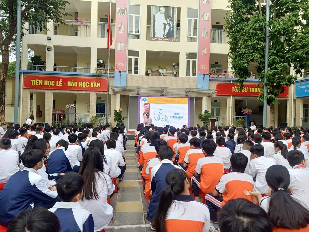 Học sinh trường THCS Hoàng Hoa Thám hào hứng với “Chuyên đề giáo dục giới tính và sức khỏe sinh sản vị thành niên ”