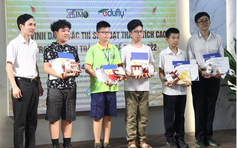 Tấm huy Chương Vàng trong kỳ thi Olympic Toán Quốc tế PhiMo năm 2022 của  học sinh Trường THCS Hoàng Hoa Thám