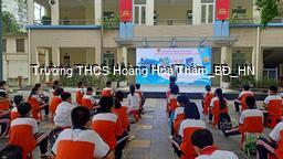 Liên đội trường THCS Hoàng Hoa Thám tổ chức chuyên đề “Em yêu biển đảo Việt Nam”