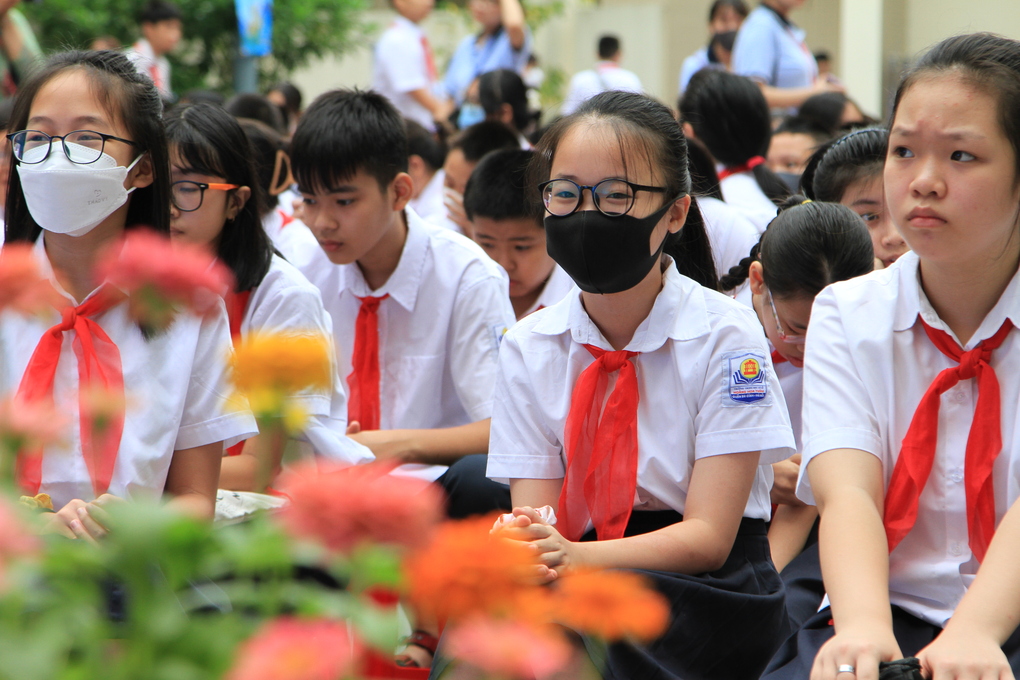 Thầy và trò truờng THCS Hoàng Hoa Thám tưng bừng chào đón năm học mới 2022-2023!