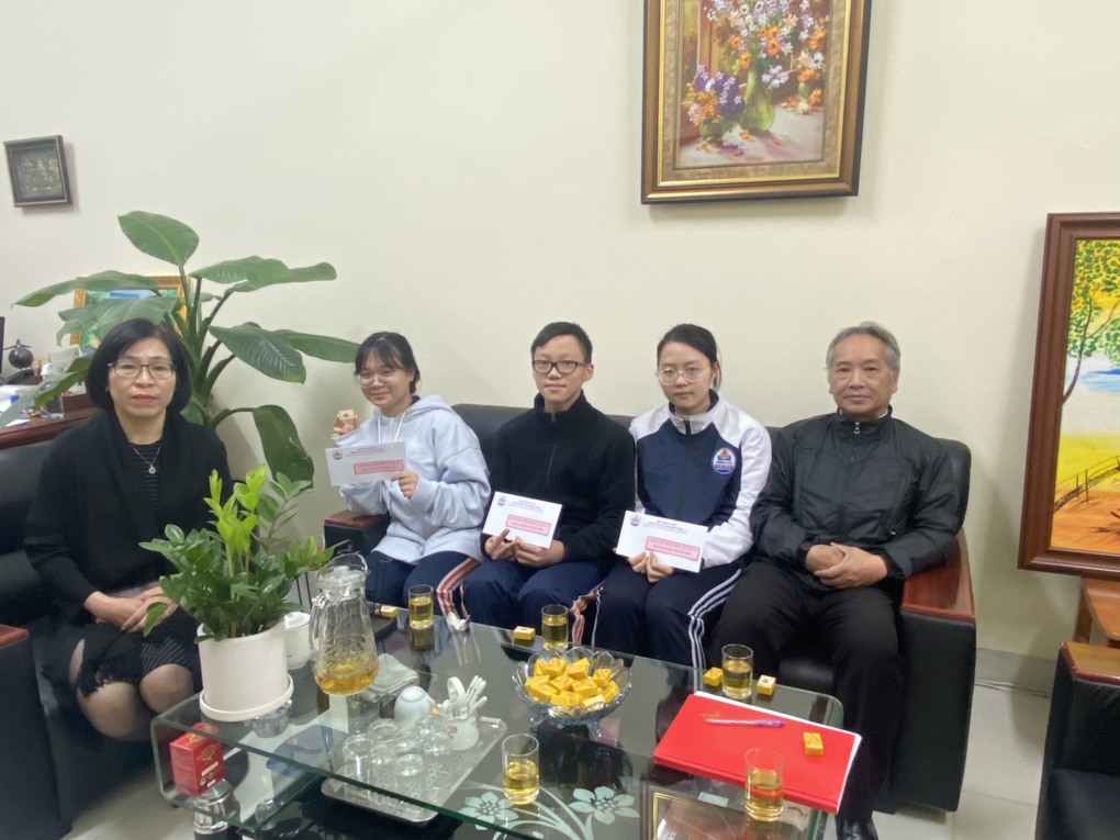 Gặp mặt học sinh tham gia kỳ thi Học sinh giỏi Thành phố các bộ môn Văn hóa – Khoa học, trao gửi niềm tin.