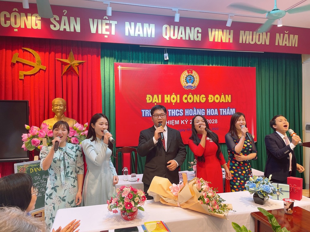 Tinh thần đoàn kết, dân chủ và đổi mới để hướng tới sự phát triển đã lan toả từ Đại hội Công đoàn Trường THCS Hoàng Hoa Thám nhiệm kỳ 2023-2028