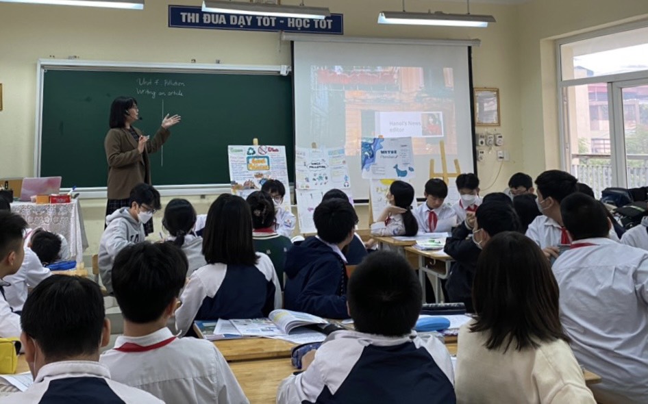 Giáo viên tổ Ngoại ngữ tích cực đổi mới các phương pháp dạy học nhằm mục tiêu phát triển kỹ năng ngôn ngữ cho học sinh.