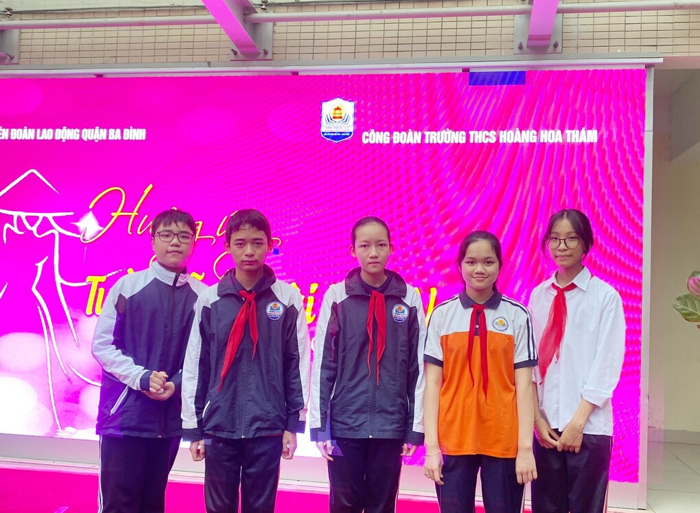 Học sinh trường THCS Hoàng Hoa Thám tham dự kỳ thi Tiếng Anh Quốc tế CREST ENGLISH OLYMPIAD (CEO) và gặt hái được nhiều thành tích cao.