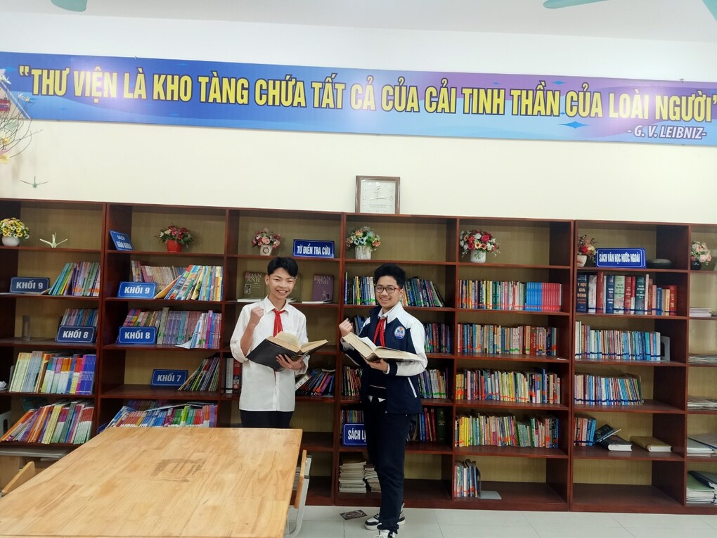 Tấm huy chương Vàng và huy chương Đồng là những thành tích học sinh Trường THCS Hoàng Hoa Thám đoạt được tại đấu trường “INTERNATIONAL STEM OLYMPIAD 2023”