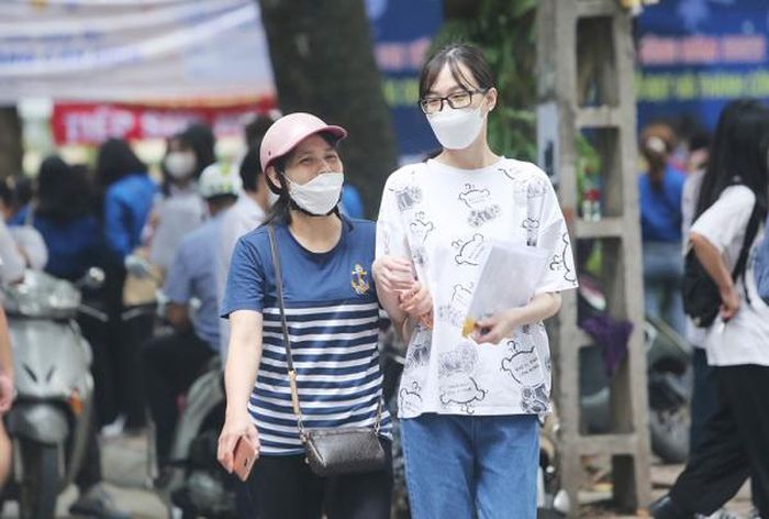 Chỉ khoảng 55,7% học sinh lớp 9 tại Hà Nội được vào lớp 10 THPT công lập