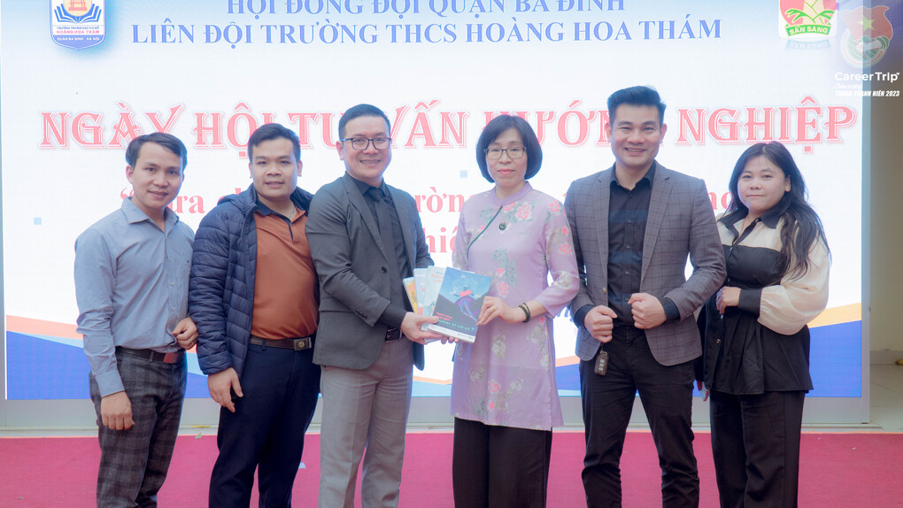 Lựa cho môi trường học tập phù hợp cho con sau khi tốt nghiệp bậc THCS là mối quan tâm của các bậc phụ huynh và các con học sinh lớp 9