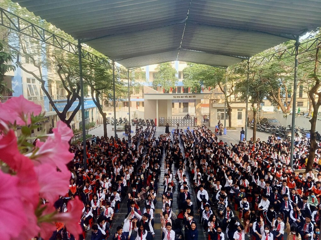Trang bị kỹ năng sống cho học sinh thông qua chủ đề giáo dục “Yêu thương và lòng biết ơn”