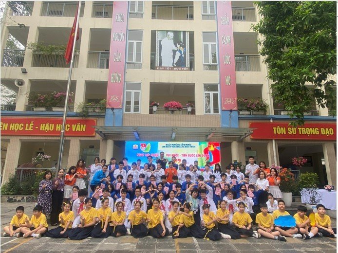 Sắc màu tháng Ba trong“Ngày hội thiếu nhi vui khoẻ - Tiến bước lên Đoàn tại ngôi trường THCS Hoàng Hoa Thám.