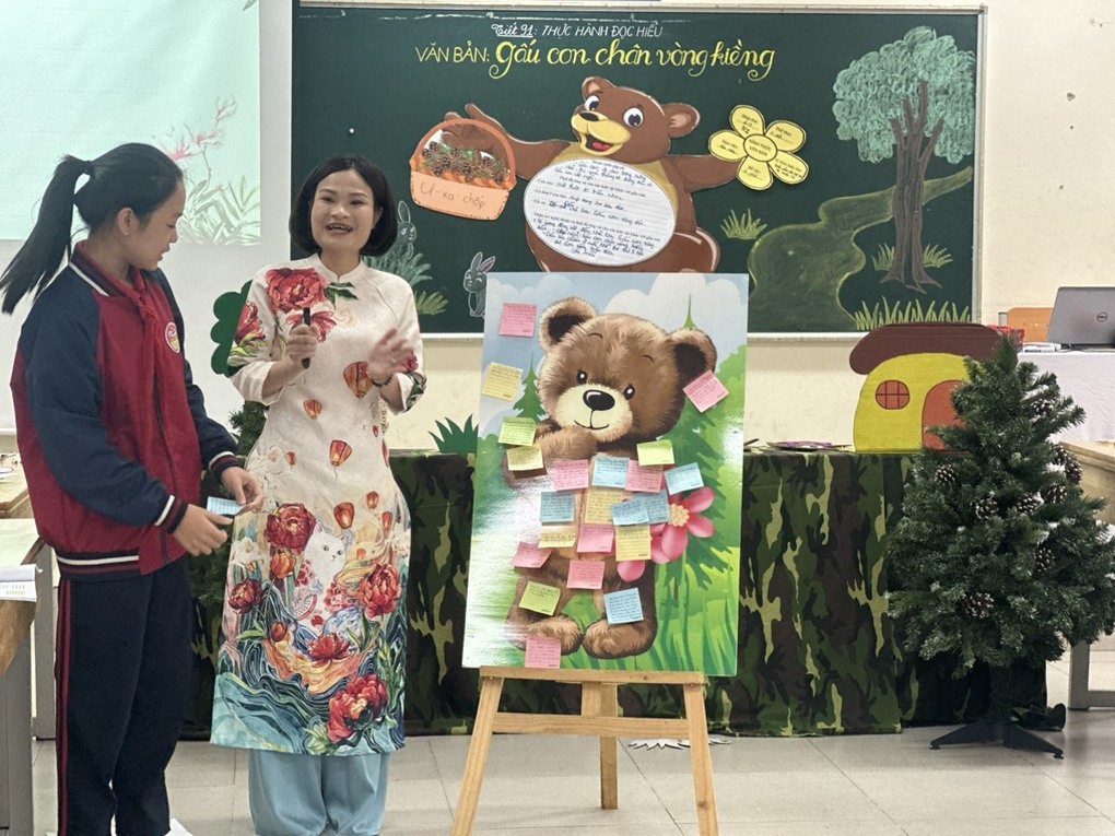 Khu rừng Gấu con có chân vòng kiềng - những bài học ý nghĩa qua tiết thi Giáo viên dạy giỏi bộ môn Ngữ văn của cô giáo Chu Thanh Hằng