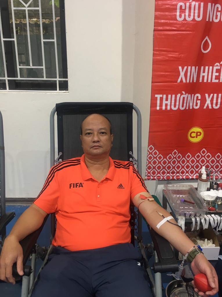 Nghĩa cử cao đẹp của công đoàn viên trường THCS Hoàng Hoa Thám  trong ngày hội hiến máu tình nguyện lan toả thông điệp “Mỗi giọt máu hồng cho đi là cuộc đời ở lại”
