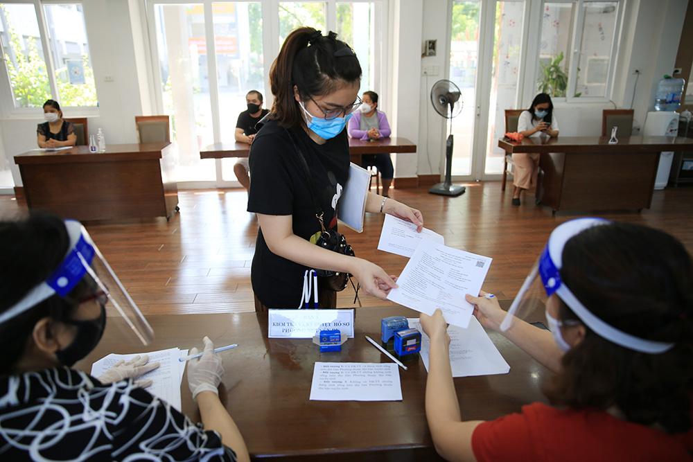 Hồ sơ tuyển sinh trẻ mầm non và học sinh lớp 1, lớp 6 gồm những gì?