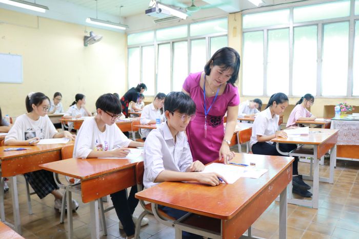 Nắm rõ các quy định, tránh 'trượt oan' khi đăng ký thi vào 10 ở Hà Nội