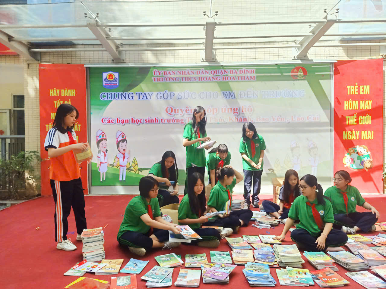 Liên đội Trường THCS Hoàng Hoa Thám chung tay giúp đỡ các bạn học sinh Trường THCS Phúc Khánh, huyện Bảo Yên, thành phố Lào Cai bị thiệt hại qua cơn bão số 3 (YAGI)
