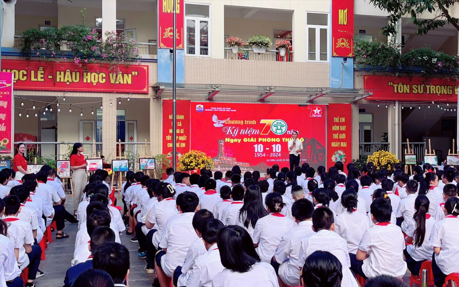 Chi đội 9A2 tìm hiểu lịch sử ngày giải phóng thủ đô 10/10/1954.