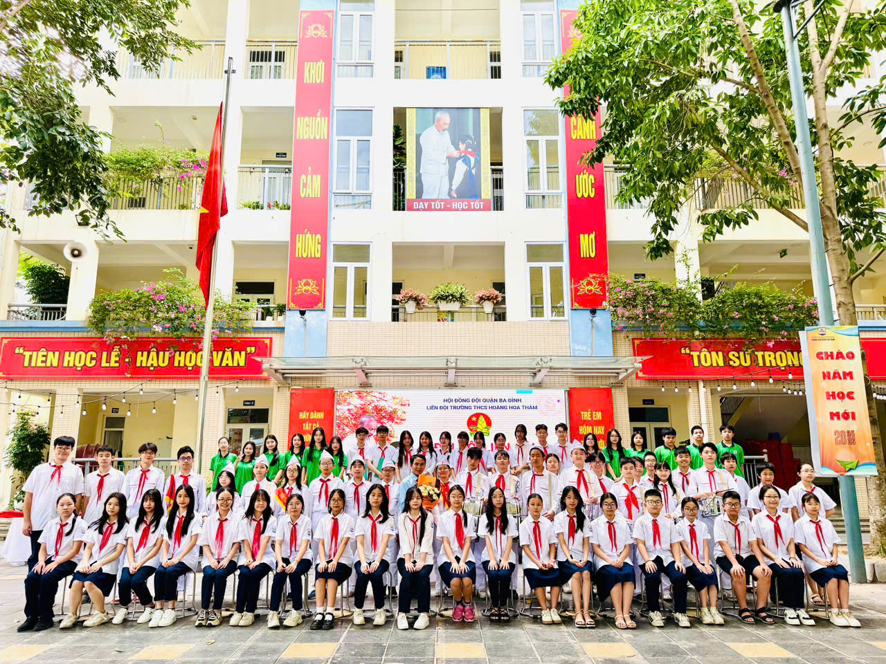 Đại hội Liên đội trường THCS Hoàng Hoa Thám với tinh thần “Đoàn kết – Dân chủ  - Trí tuệ - Sáng tạo – Thành công”