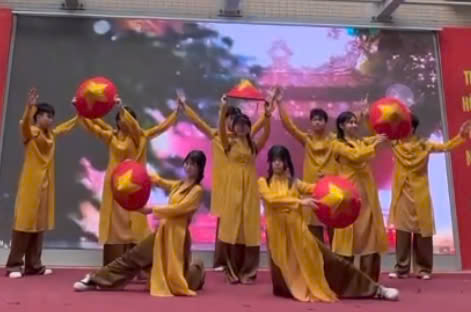 Tiết mục văn nghệ chào mừng 20.11.2024 của tập thể lớp 7A6