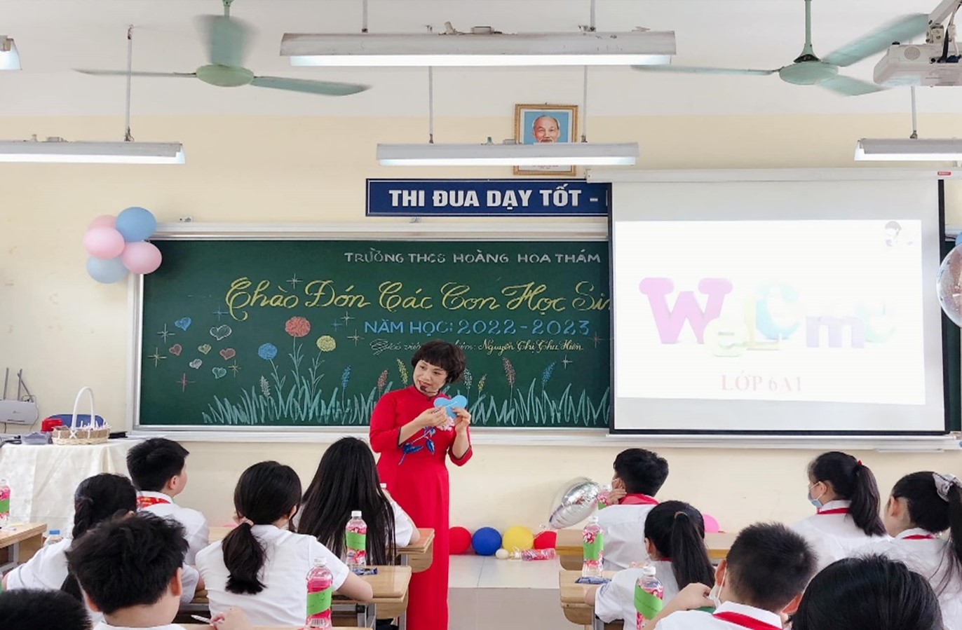 Người thắp lửa yêu thương và ước mơ – Cô giáo của chúng em