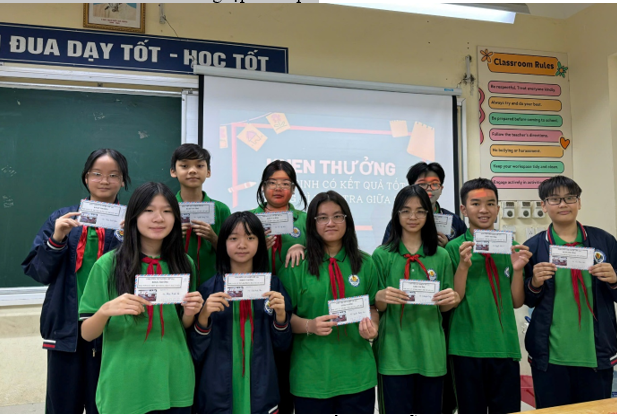 Lớp 7A2 tổ chức sơ kết phong trào học tập và hoạt động nghệ thuật đầy ý nghĩa