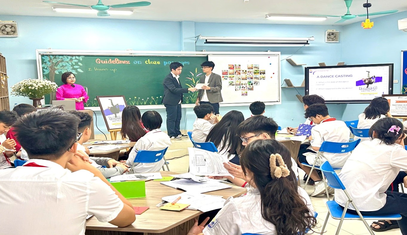 Tổ Ngoại ngữ trường THCS Hoàng Hoa Thám thực hiện thành công tiết chuyên đề cấp quận với chủ đề "Hướng dẫn học sinh làm dạng bài đọc theo format đề thi 2025"