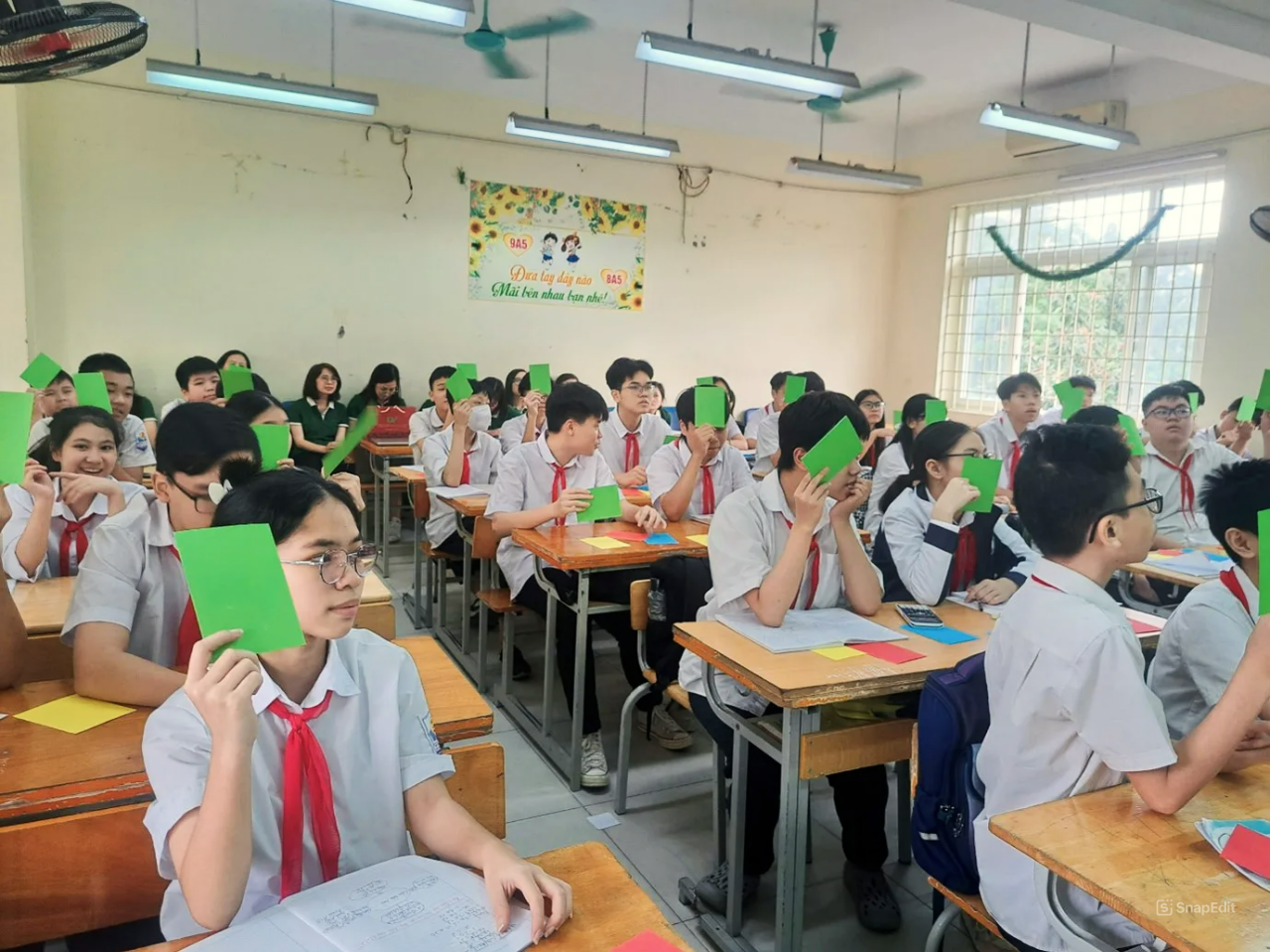 Tiết hội giảng của cô Phạm Phương Thảo - Toán học không khó với lớp 9A5