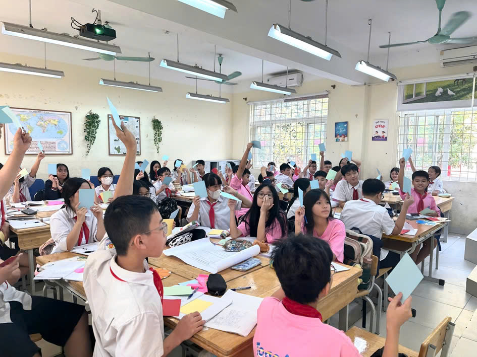 Tiết dạy hội giảng đầy hứng khởi của thầy Trần Nhật Đông với chủ đề "Tốc độ chuyển động" tại lớp 7A4
