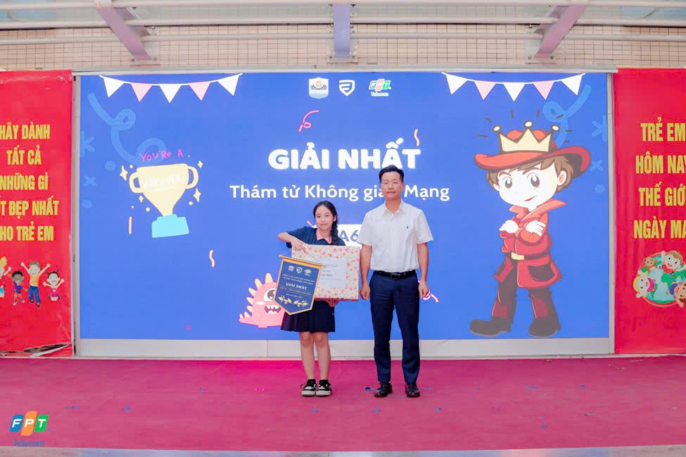 Lớp 7A6 Trường THCS Hoàng Hoa Thám xuất sắc đạt Giải nhất chương trình “Internet An toàn cho học đường”