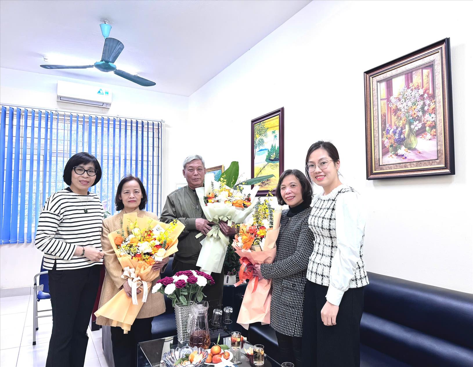 Trường THCS Hoàng Hoa Thám tri ân những quân nhân đã từng tham gia quân ngũ công tác tại trường.