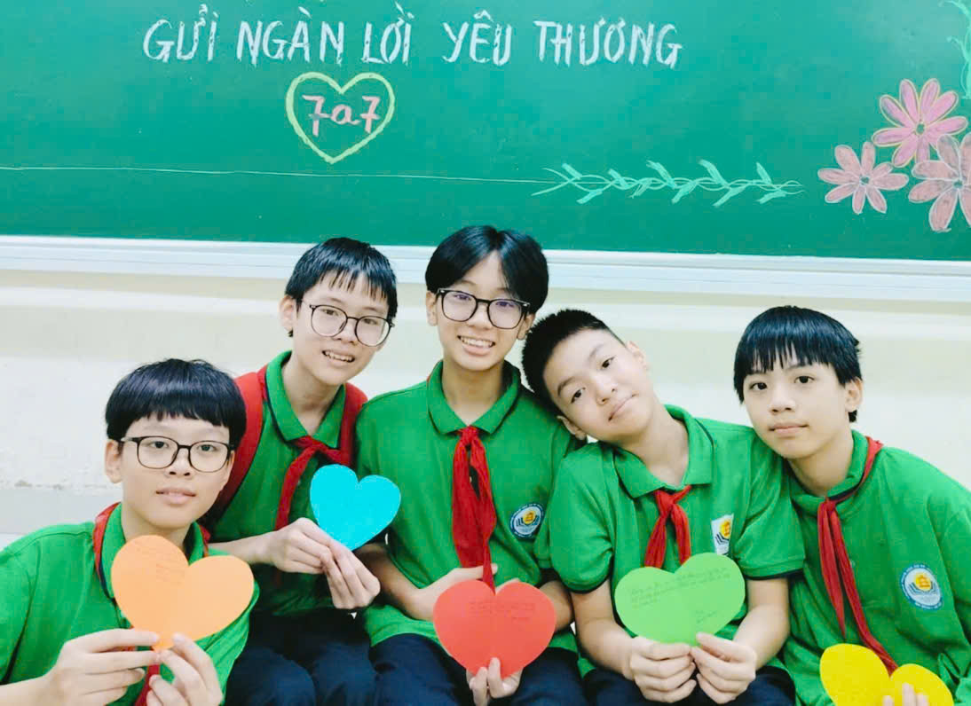 Xây dựng tình bạn đẹp nói không với bạo lực học đường ở tập thể lớp 7A7 chúng em