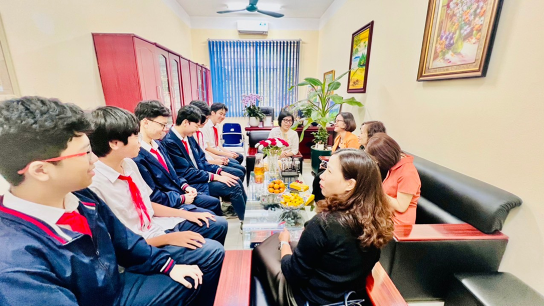 Trường THCS Hoàng Hoa Thám gặp mặt đội tuyển trước kì thi học sinh giỏi