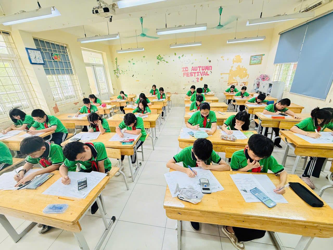 Lớp 7A2 tham gia khảo sát chất lượng đầu năm học với quyết tâm đạt kết quả cao