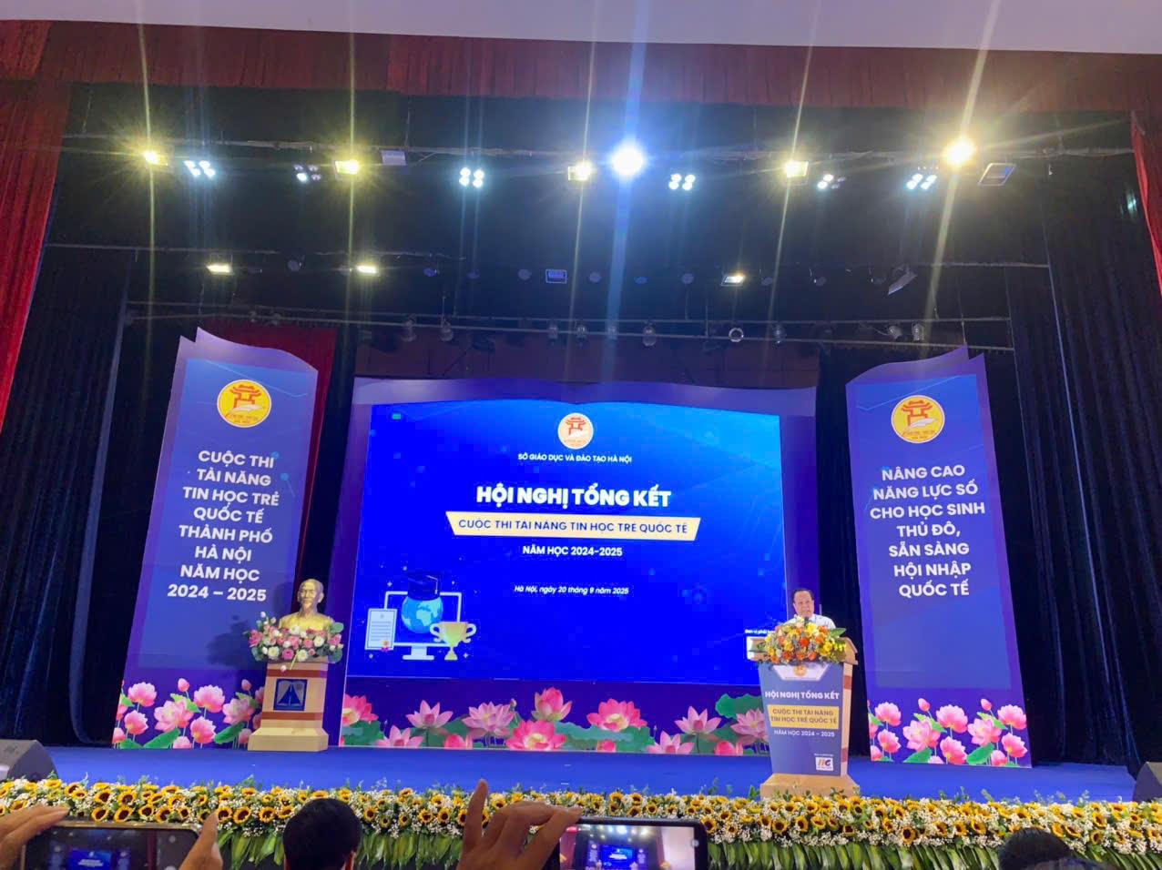 Hành trình đầy tự hào của học sinh trường THCS Hoàng Hoa Thám tại cuộc thi Tài năng Tin học trẻ quốc tế thành phố Hà Nội năm học 2024 - 2025!