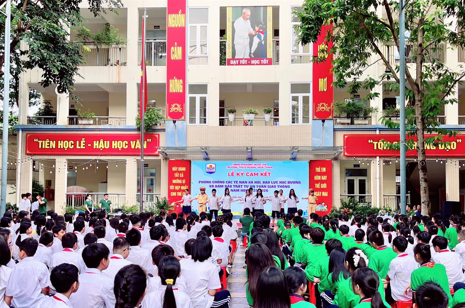 Xây dựng mô hình câu lạc bộ tuyên truyền an toàn giao thông, phòng chống tệ nạn xã hội, phòng chống bạo lực học đường tại lớp 7A1 cách làm hay, sáng tạo.