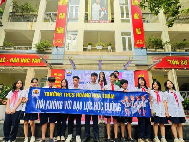 Cam kết đồng hành từ trái tim đến hành động tại Trường THCS Hoàng Hoa Thám, Ngọc Hà, Hà Nội, Nói không với bạo lực học đường