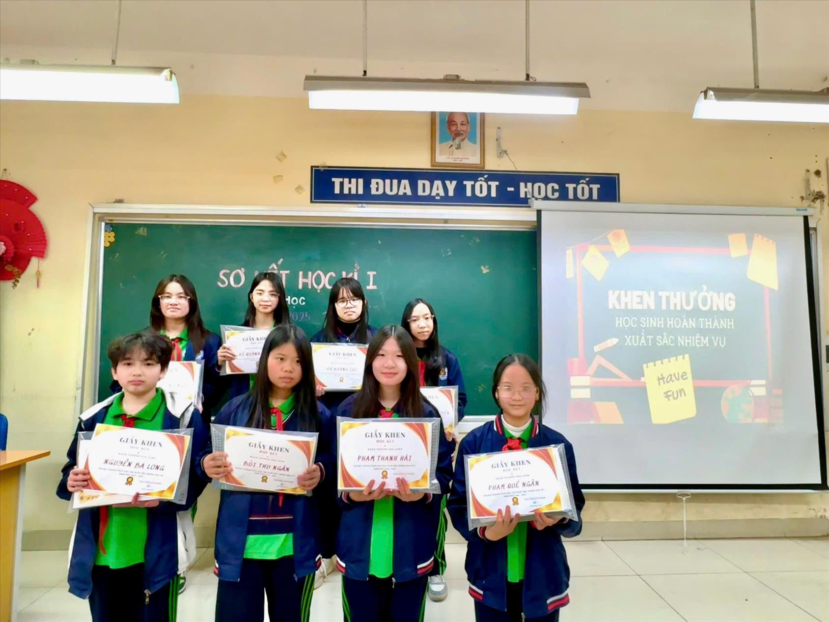 Sôi nổi hoạt động sơ kết học kỳ I của lớp 7A2