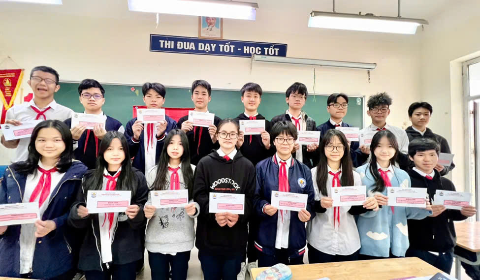 Lễ sơ kết học kì I cùng những phần thưởng xứng đáng cho sự cố gắng của các bạn học sinh 9A1.