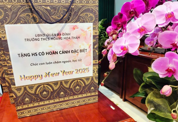 Xuân ấm áp - Tết sẻ chia cùng với thầy và trò trường THCS Hoàng Hoa Thám nhân dịp Tết Nguyên Đán Ất Tỵ 2025