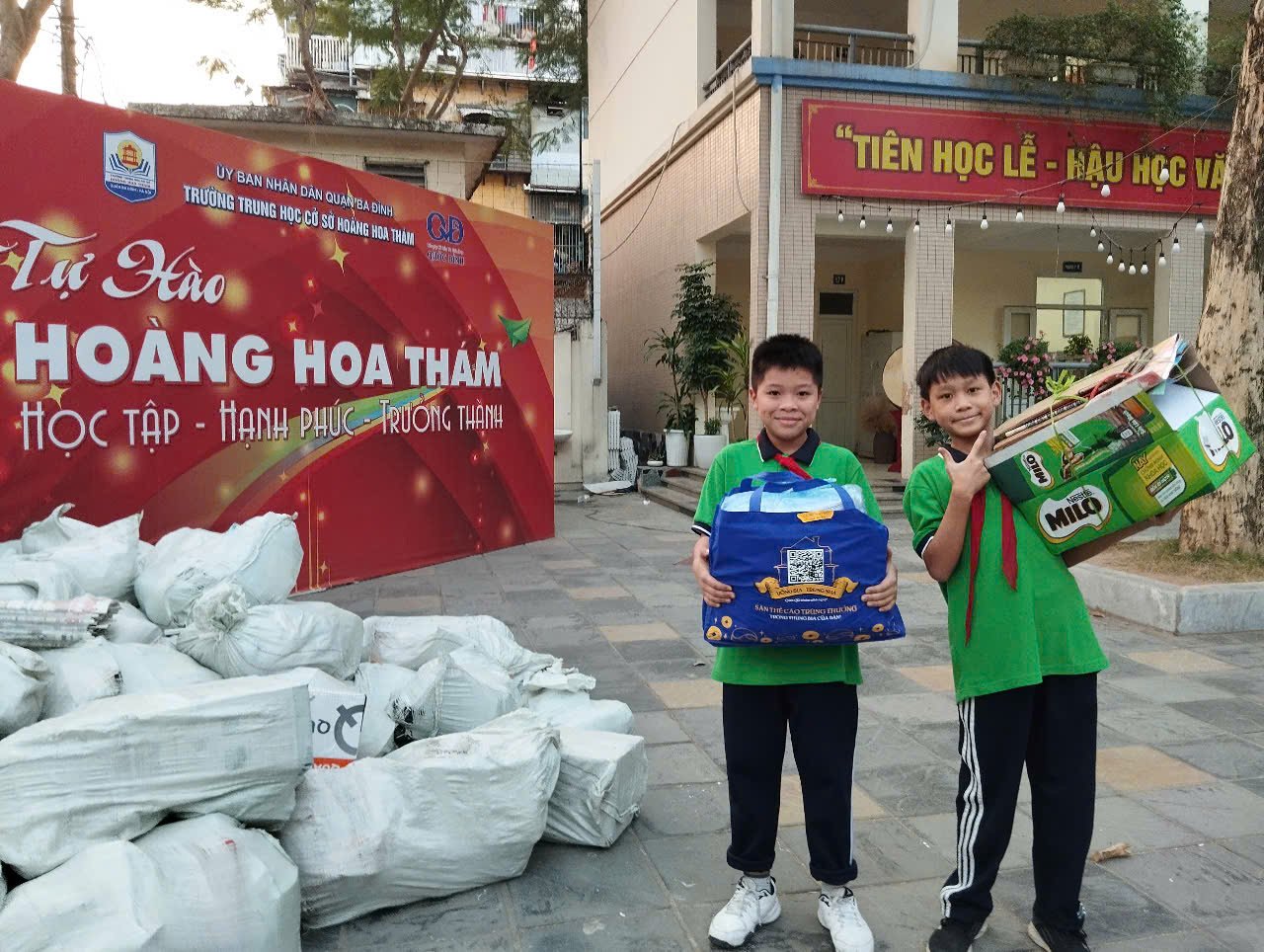 Chi đội 6A1 tích cực làm kế hoạch nhỏ thực hiện theo Năm điều Bác Hồ dạy