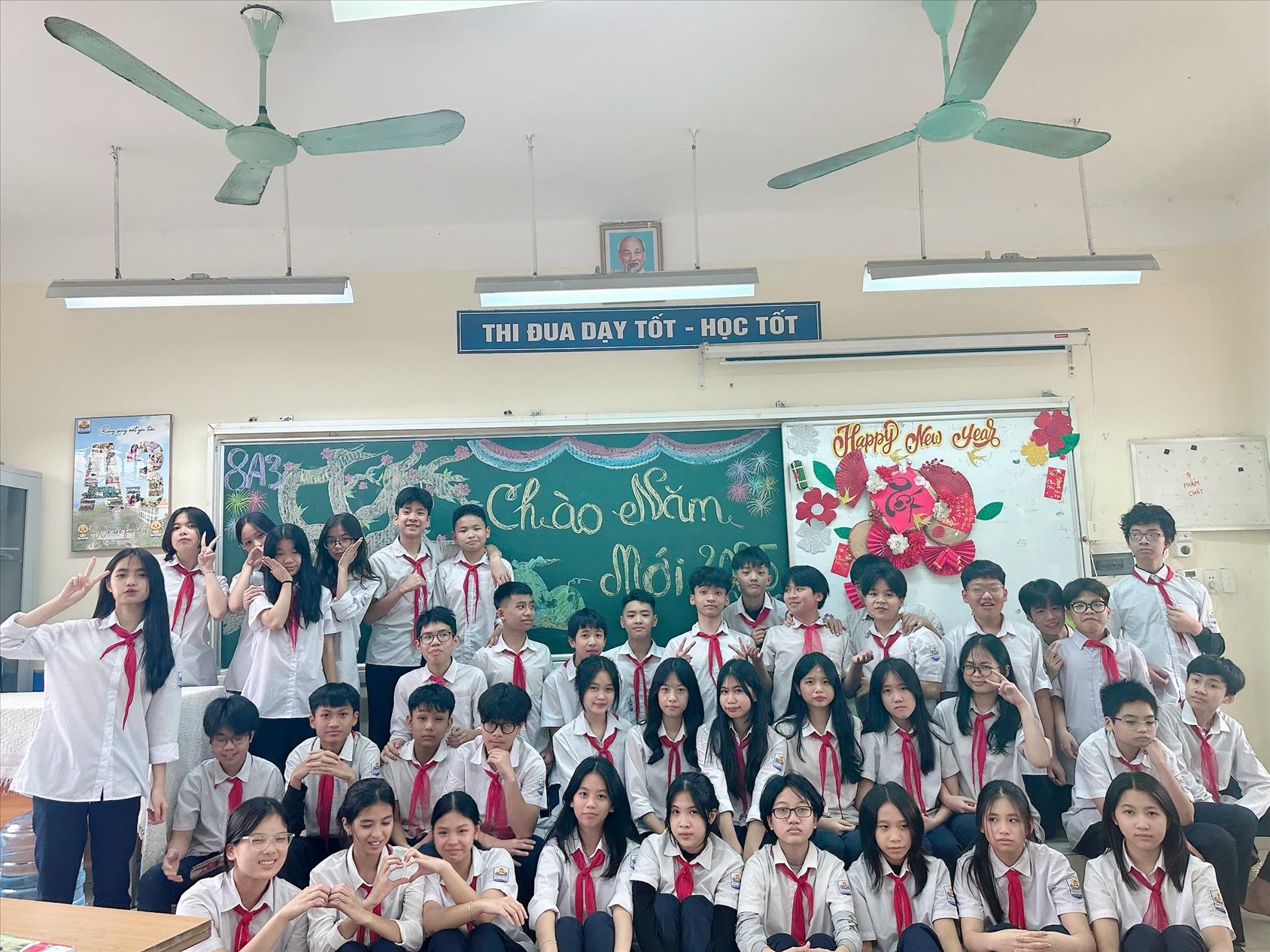 Tập thể Lớp 8A3 – Xây Dựng Tình Đoàn Kết - Tương Trợ