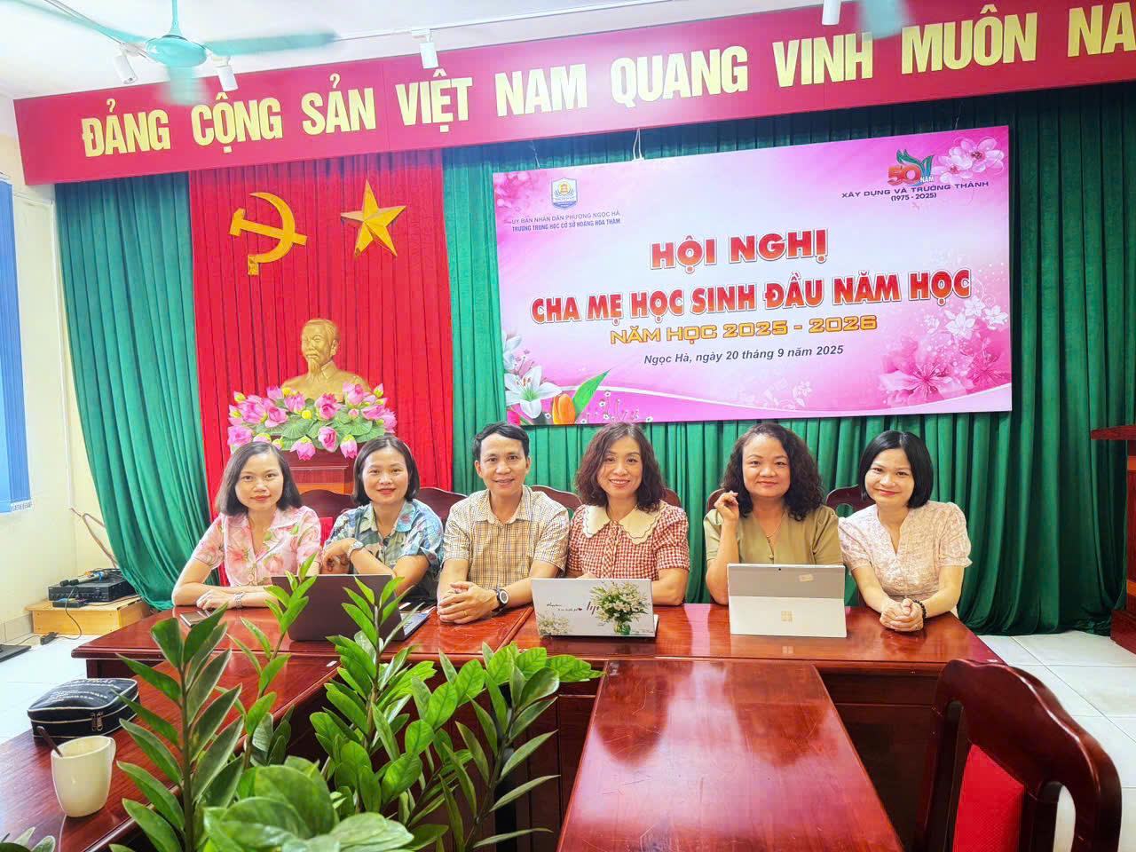 Tổ xã hội trường THCS Hoàng Hoa Thám tích cực tham gia tập huấn về kiểm tra, đánh giá học sinh cấp THCS theo Chương trình Giáo dục phổ thông 2018