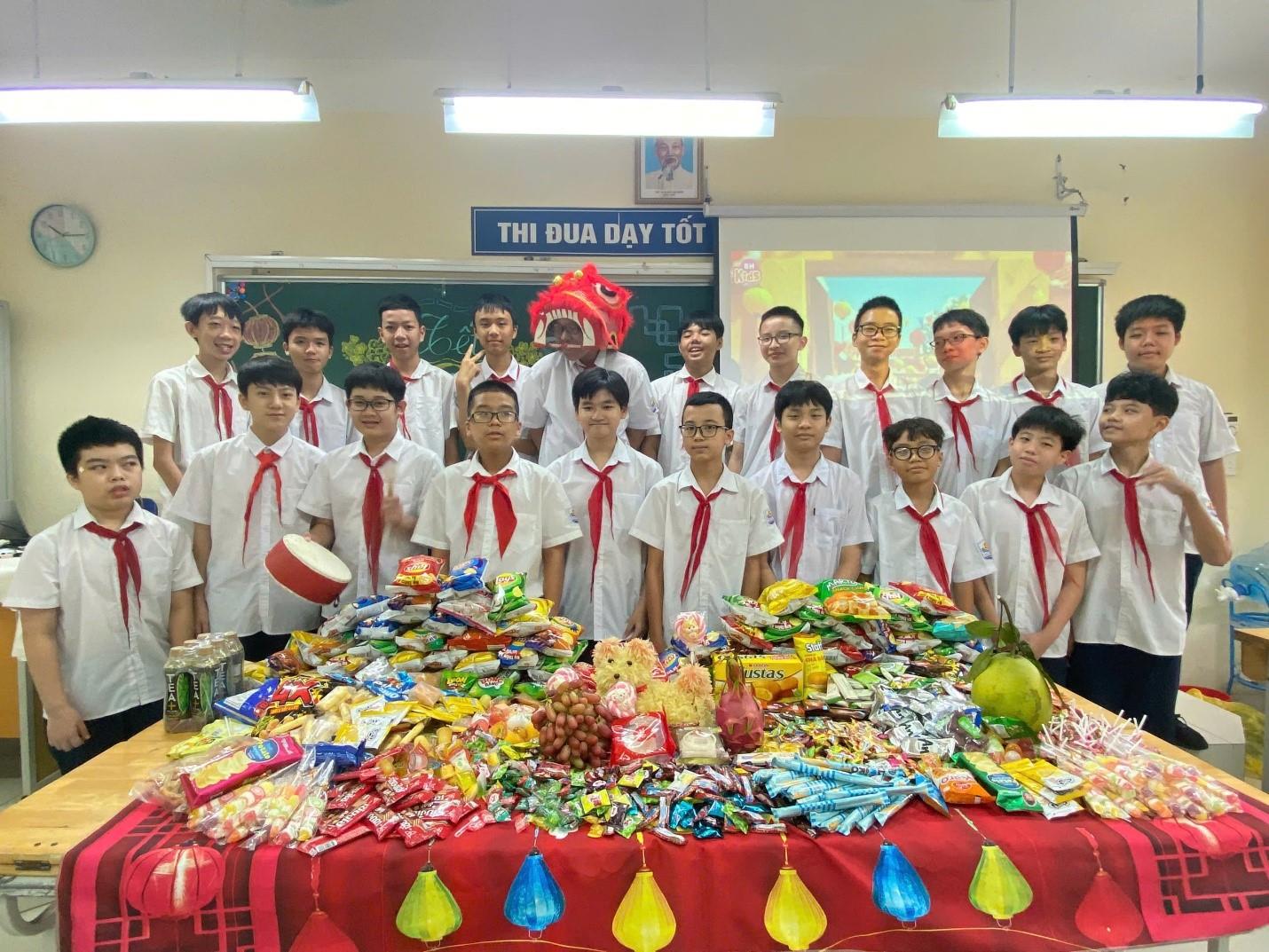 Tết Trung Thu đong đầy yêu thương lớp 8A1